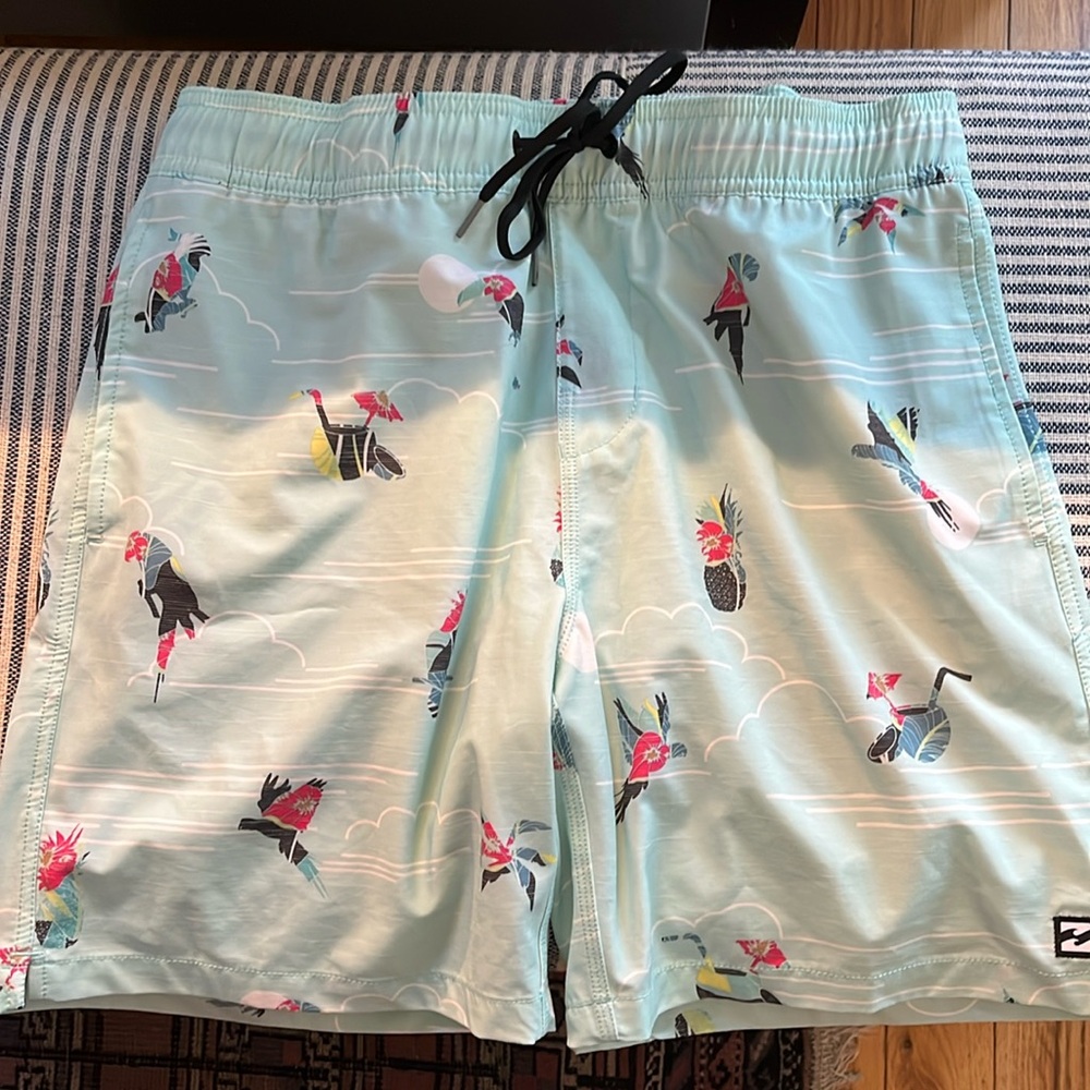 Billabong - size M- men swim trunks - never worn